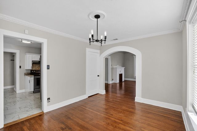 2703 Gladstone Drive, Dallas, TX 75211