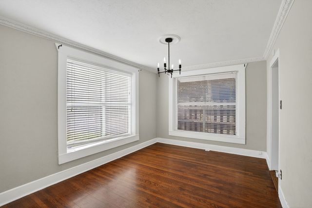 2703 Gladstone Drive, Dallas, TX 75211