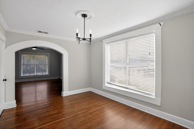 2703 Gladstone Drive, Dallas, TX 75211