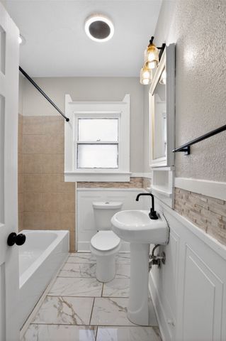 2703 Gladstone Drive, Dallas, TX 75211