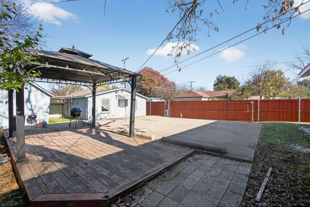 2703 Gladstone Drive, Dallas, TX 75211