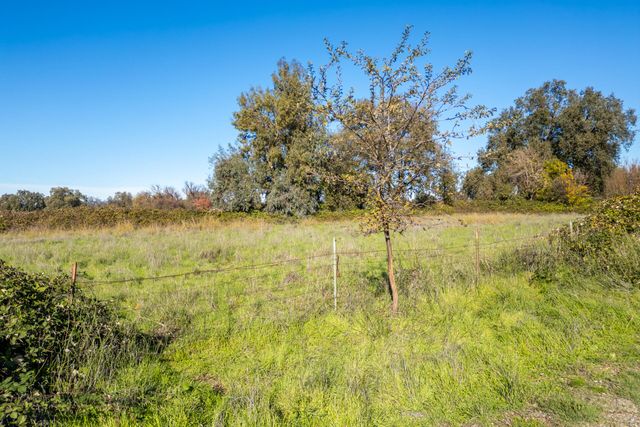 Warnowood Lane, Anderson, CA 96007