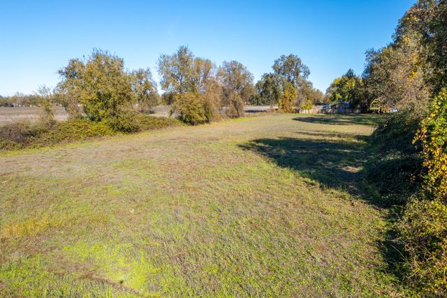 Warnowood Lane, Anderson, CA 96007