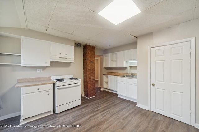 1120 Alsdorf Street, Lansing, MI 48910