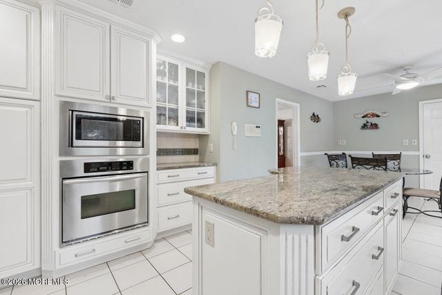 7 Hapenny Drive, Manalapan, NJ 07726