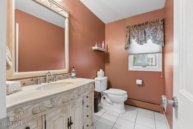 7 Hapenny Drive, Manalapan, NJ 07726