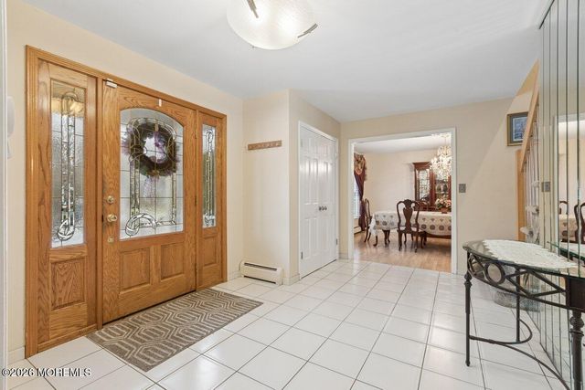 7 Hapenny Drive, Manalapan, NJ 07726