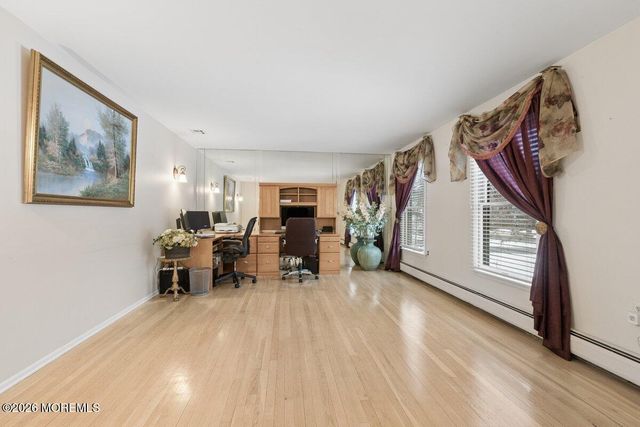 7 Hapenny Drive, Manalapan, NJ 07726