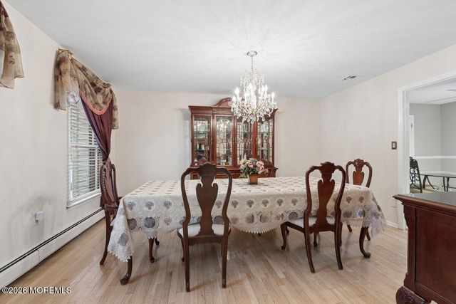 7 Hapenny Drive, Manalapan, NJ 07726