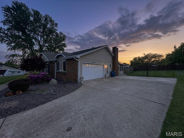 3480 Huntington Lane, St Charles, MO 63303