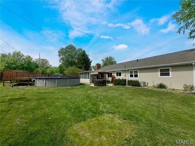 3480 Huntington Lane, St Charles, MO 63303