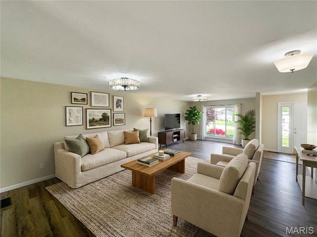 3480 Huntington Lane, St Charles, MO 63303