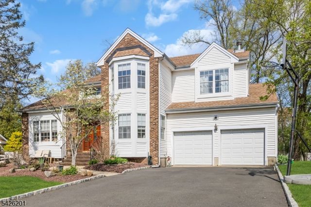 51 Oakland Rd, Old Bridge Twp., NJ 08857