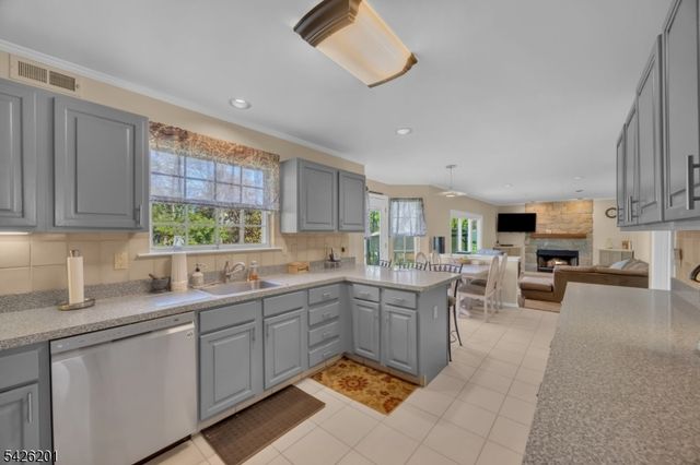 51 Oakland Rd, Old Bridge Twp., NJ 08857