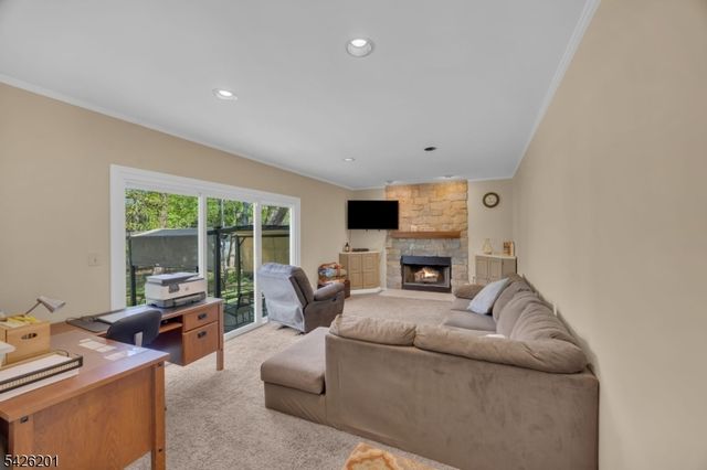 51 Oakland Rd, Old Bridge Twp., NJ 08857