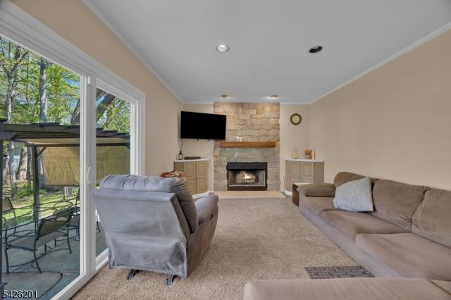 51 Oakland Rd, Old Bridge Twp., NJ 08857