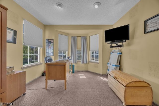 51 Oakland Rd, Old Bridge Twp., NJ 08857