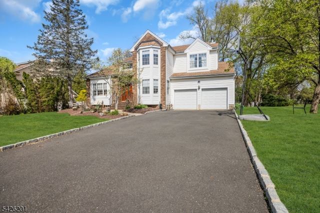 51 Oakland Rd, Old Bridge Twp., NJ 08857