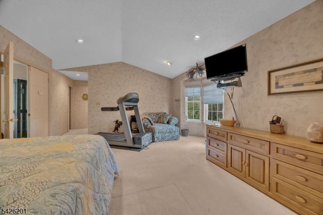 51 Oakland Rd, Old Bridge Twp., NJ 08857