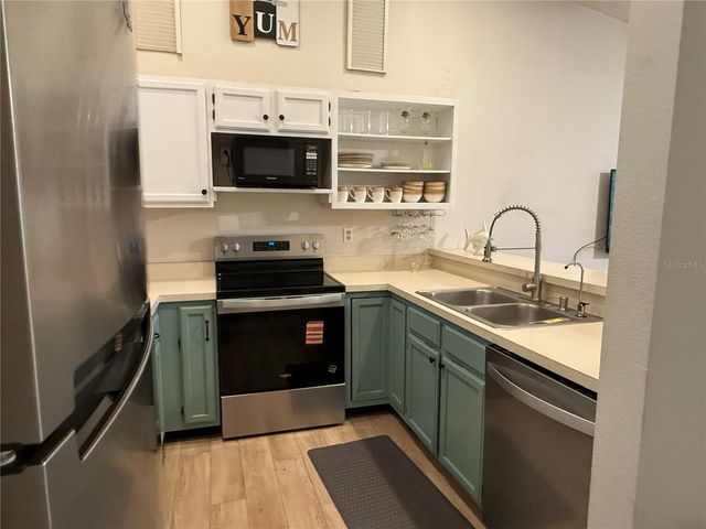 1711 HAMMOCK PINE BOULEVARD 1711, Clearwater, FL 33761