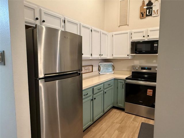 1711 HAMMOCK PINE BOULEVARD 1711, Clearwater, FL 33761
