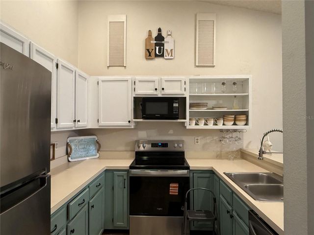 1711 HAMMOCK PINE BOULEVARD 1711, Clearwater, FL 33761