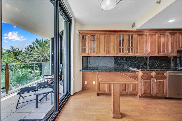 2800 Island Boulevard 603, Aventura, FL 33160