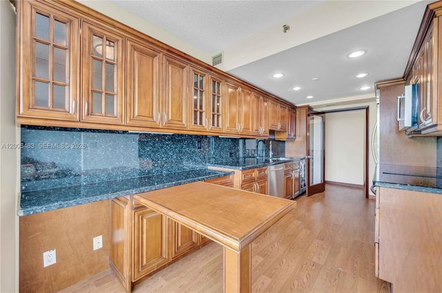 2800 Island Boulevard 603, Aventura, FL 33160