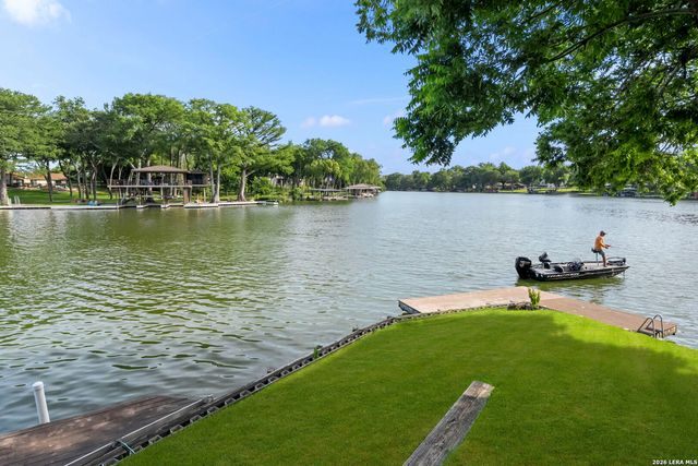 669 Mary Blvd, New Braunfels, TX 78130