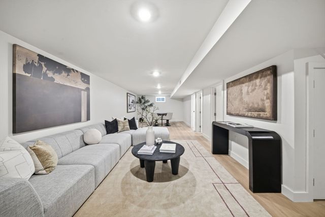219 Hunting Rd, Needham, MA 02494