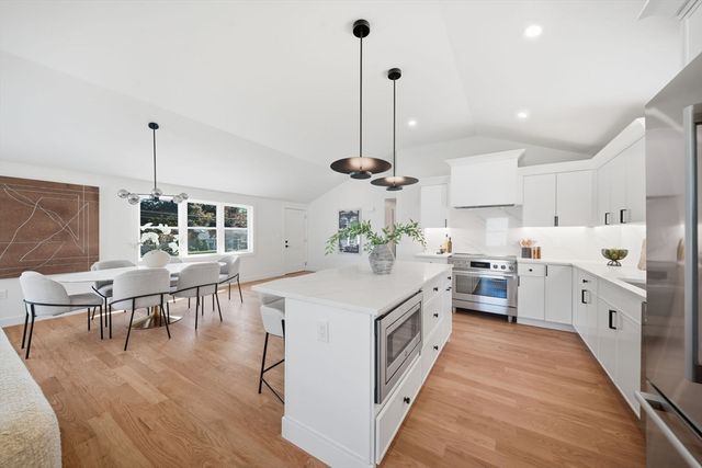 219 Hunting Rd, Needham, MA 02494