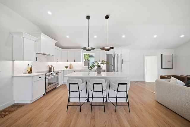 219 Hunting Rd, Needham, MA 02494
