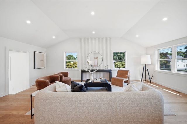 219 Hunting Rd, Needham, MA 02494