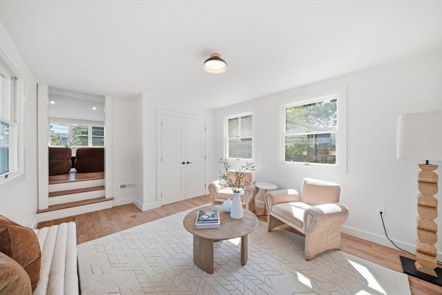 219 Hunting Rd, Needham, MA 02494