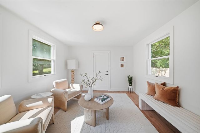 219 Hunting Rd, Needham, MA 02494