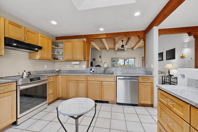 85 Herrada Road, Santa Fe, NM 87508