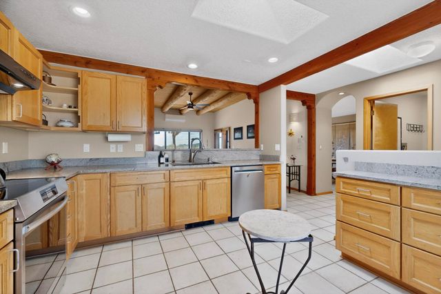 85 Herrada Road, Santa Fe, NM 87508