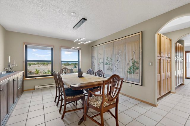 85 Herrada Road, Santa Fe, NM 87508