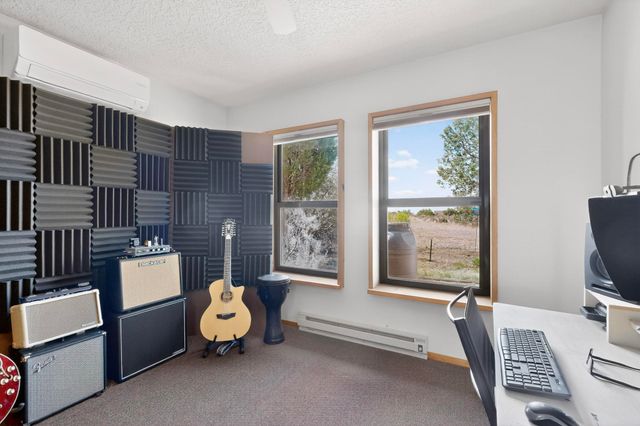 85 Herrada Road, Santa Fe, NM 87508