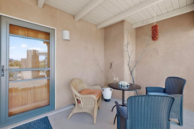 85 Herrada Road, Santa Fe, NM 87508