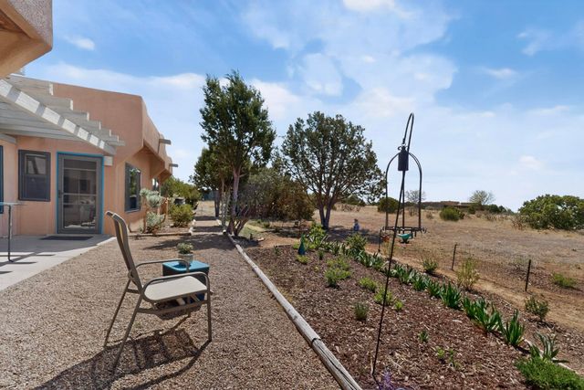 85 Herrada Road, Santa Fe, NM 87508