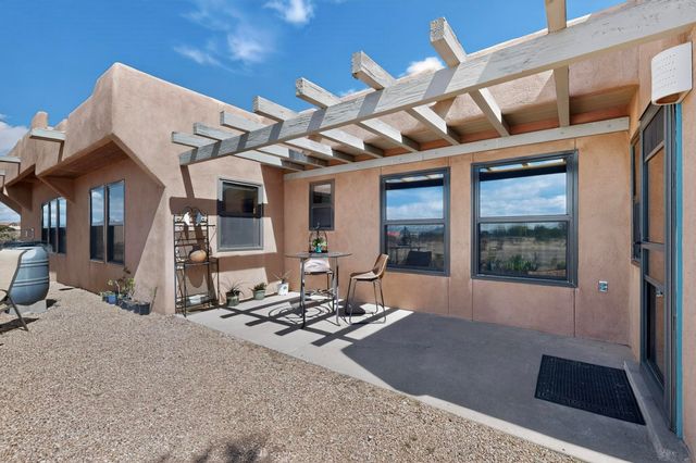 85 Herrada Road, Santa Fe, NM 87508