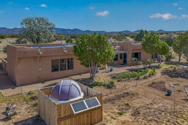 85 Herrada Road, Santa Fe, NM 87508
