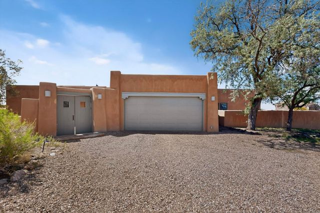 85 Herrada Road, Santa Fe, NM 87508