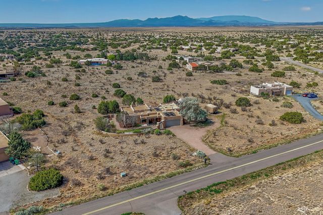 85 Herrada Road, Santa Fe, NM 87508