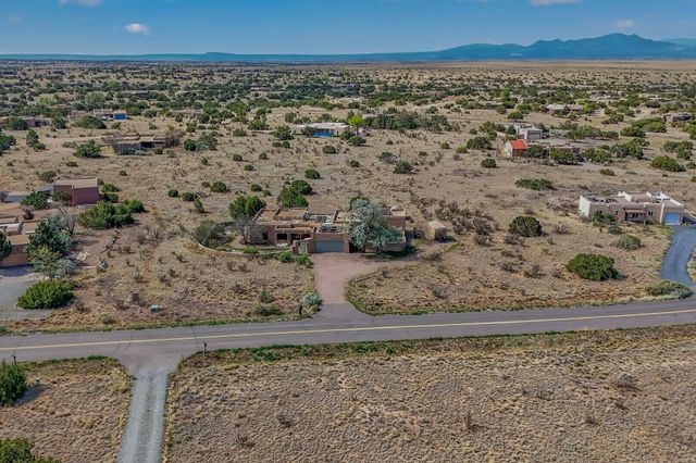 85 Herrada Road, Santa Fe, NM 87508
