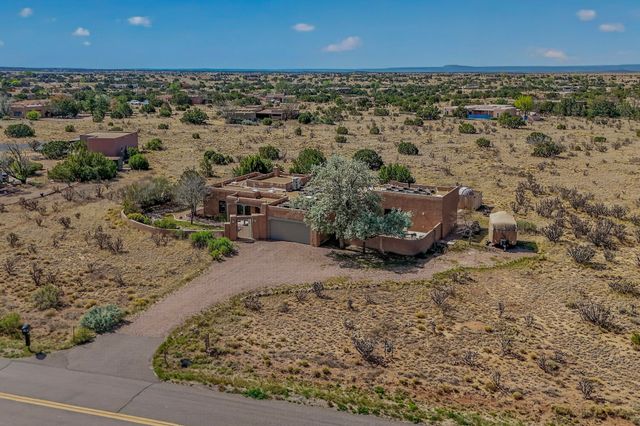 85 Herrada Road, Santa Fe, NM 87508