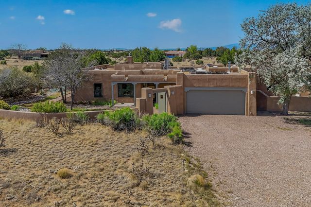 85 Herrada Road, Santa Fe, NM 87508
