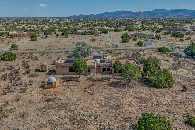 85 Herrada Road, Santa Fe, NM 87508