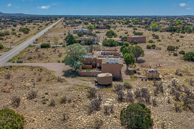 85 Herrada Road, Santa Fe, NM 87508